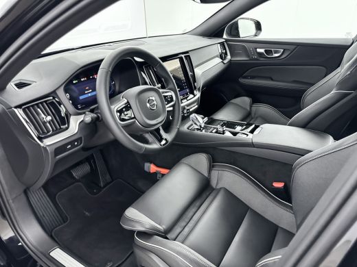 Volvo  V60 T6 Recharge AWD Plus Dark | 18" | Elektrisch verst. Sporstoelen | 360 Camera | Harman Kardon | Tr... ActivLease financial lease