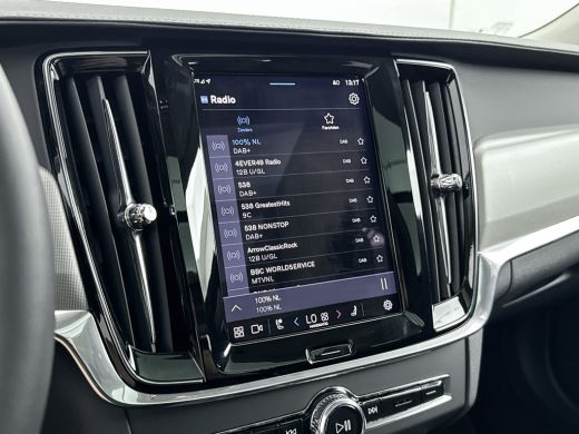 Volvo  V90 T8 Recharge AWD Ultra Dark | 19" | 360 Camera | Trekhaak | Panoramadak | Head-up | Harman Kardon ... ActivLease financial lease