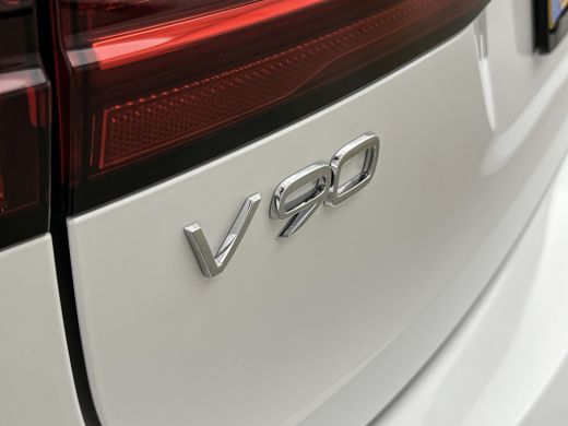 Volvo  V90 T8 Recharge AWD Ultra Dark | 19" | 360 Camera | Trekhaak | Panoramadak | Head-up | Harman Kardon ... ActivLease financial lease