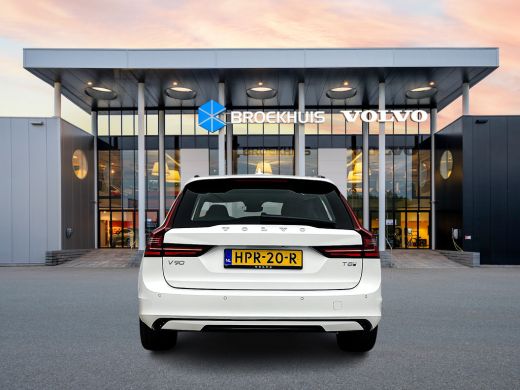 Volvo  V90 T8 Recharge AWD Ultra Dark | 19" | 360 Camera | Trekhaak | Panoramadak | Head-up | Harman Kardon ... ActivLease financial lease
