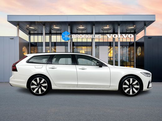 Volvo  V90 T8 Recharge AWD Ultra Dark | 19" | 360 Camera | Trekhaak | Panoramadak | Head-up | Harman Kardon ... ActivLease financial lease