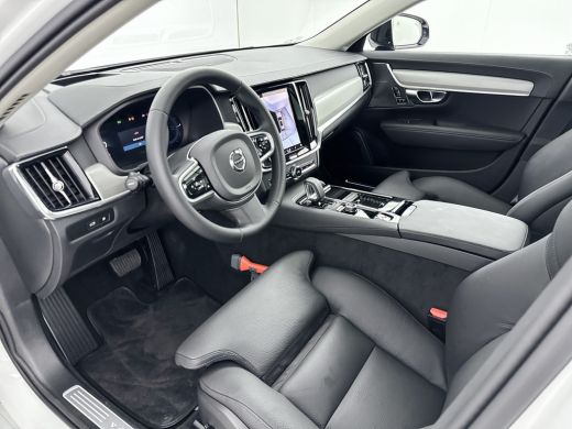 Volvo  V90 T8 Recharge AWD Ultra Dark | 19" | 360 Camera | Trekhaak | Panoramadak | Head-up | Harman Kardon ... ActivLease financial lease