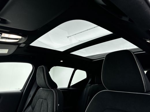 Volvo  XC40 B4 Plus Black Edition | 20" | Panoramadak | Nubuck bekleding | 360 Camera | Getint glas | Elektr... ActivLease financial lease