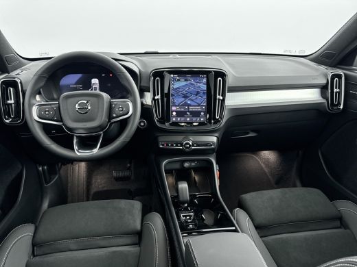 Volvo  XC40 B4 Plus Black Edition | 20" | Panoramadak | Nubuck bekleding | 360 Camera | Getint glas | Elektr... ActivLease financial lease