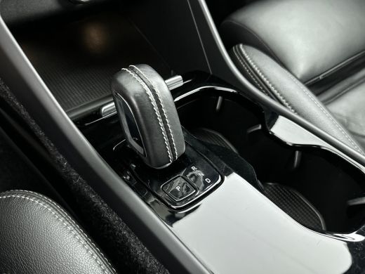 Volvo  XC40 Recharge P8 AWD R-Design | 20" | Leder | Elektr. verst. stoelen | Full LED | Harman Kardon | Adap... ActivLease financial lease