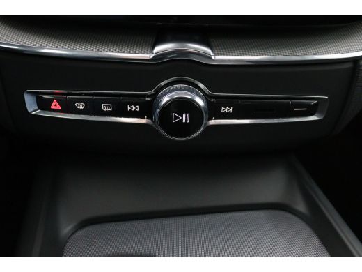 Volvo  XC60 T6 Plug-in hybrid AWD Ultra Dark | Panoramadak | 360 Camera | Head-up display | Stoel en stuurwie... ActivLease financial lease