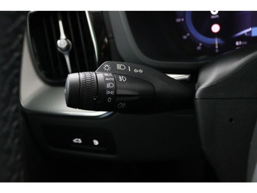 Volvo  XC60 T6 Plug-in hybrid AWD Ultra Dark | Panoramadak | 360 Camera | Head-up display | Stoel en stuurwie... ActivLease financial lease