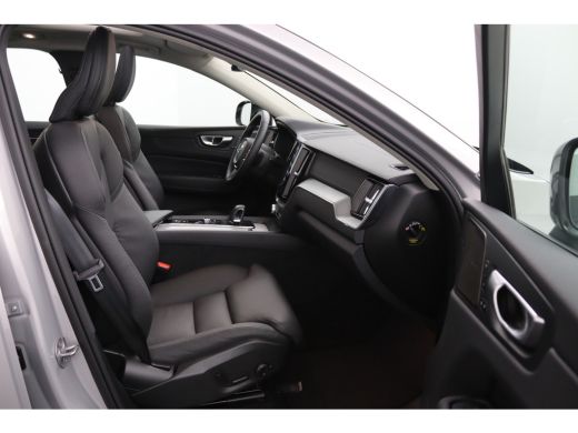 Volvo  XC60 T6 Plug-in hybrid AWD Ultra Dark | Panoramadak | 360 Camera | Head-up display | Stoel en stuurwie... ActivLease financial lease