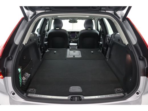 Volvo  XC60 T6 Plug-in hybrid AWD Ultra Dark | Panoramadak | 360 Camera | Head-up display | Stoel en stuurwie... ActivLease financial lease