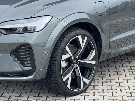 Volvo  XC60 T8 Plug-in hybrid AWD Ultra Dark | Heico | Bowers&Wilkins | Luchtvering | 22 Inch | Gelamineerd G... ActivLease financial lease