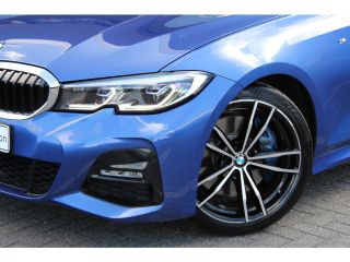 BMW 3 Serie 330i High Executive M Sport Automaat / Schuif-Kanteldak / Sportstoelen / Achteruitrijcamera / Las...