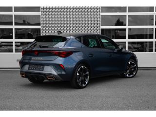 CUPRA Leon 1.5 TSI e-Hybrid 204pk Essential | Achteruitrijcamera | Keyless | Adaptive Cruise | 18" | Stoelve...