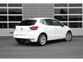 Seat Ibiza FR Business Connect | 17 inch lichtmetalen velgen, (7J x 17) | Achteruitrijcamera | Airconditioni...
