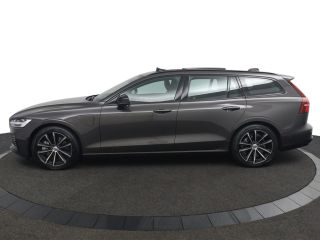 Volvo  V60 T6 Plug-in hybrid AWD Plus Dark | Panoramadak | Trekhaak | 360 Camera | Harman Kardon | BLIS | LE...