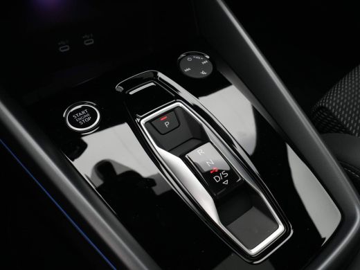 Audi A3 Limousine 35 TFSI S edition Panodak SONOS Ambient lichtpakket verw. voorstoelen Camera ActivLease financial lease