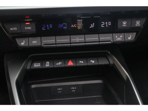 Audi A3 Sportback 40 TFSI e Edition | PANO | Stoelvw| Lane assist ActivLease financial lease