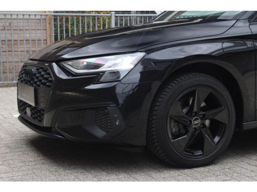 Audi A3 Sportback 40 TFSI e Edition | PANO | Stoelvw| Lane assist ActivLease financial lease