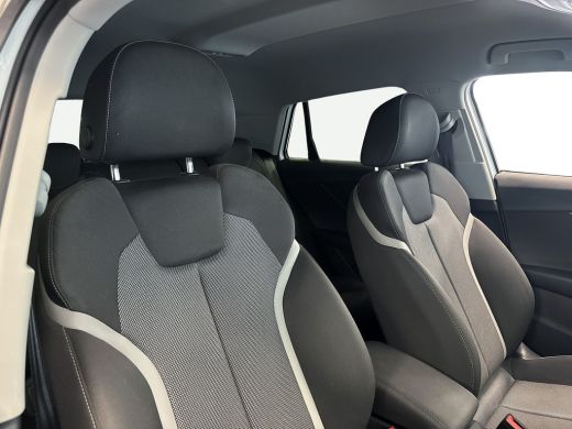 Audi Q2 30 115pk TFSI Business Edition Parkeerhulp achter | Cruise Control | Navigatiepakket ActivLease financial lease