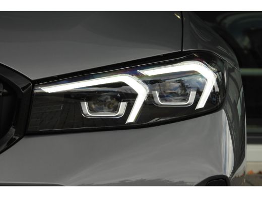 BMW 3 Serie Touring 330e High Executive M Sport Automaat / Trekhaak / Sportstoelen / Stoelverwarming / BMW Li... ActivLease financial lease