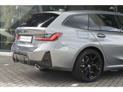 BMW 3 Serie Touring 330e High Executive M Sport Automaat / Trekhaak / Sportstoelen / Stoelverwarming / BMW Li... ActivLease financial lease