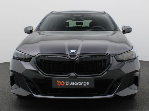 BMW 5 Serie Touring 530e xDrive 299PK Aut. M-Sport, Panoramadak, Head-Up Display, Stoelverwarming & ventilati... ActivLease financial lease