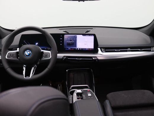 BMW X1 xDrive25e 245PK Aut. M-Sport, Pano-Schuifdak, Keyless, Digital Key, Stoelverwarming, LED verlicht... ActivLease financial lease