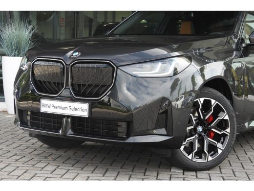 BMW X3 30e xDrive M Sport Automaat / Panoramadak / Sportstoelen / Stoelventilatie / Parking Assistant Pr... ActivLease financial lease