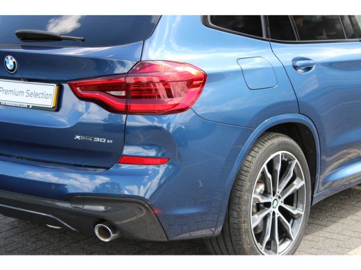 BMW X3 xDrive30e High Executive M Sport Automaat / Panoramadak / Trekhaak / Sportstoelen / Adaptieve LED... ActivLease financial lease