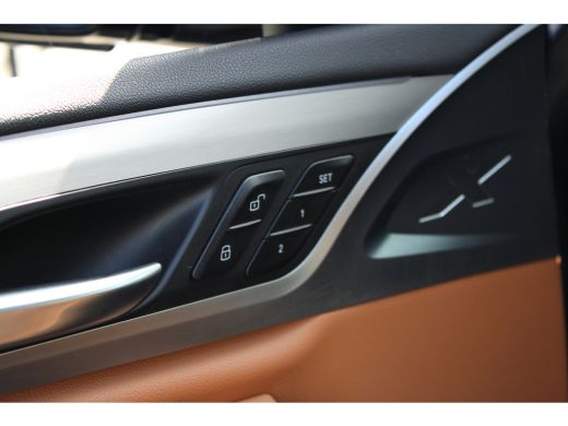 BMW X3 xDrive30e High Executive M Sport Automaat / Panoramadak / Trekhaak / Sportstoelen / Adaptieve LED... ActivLease financial lease