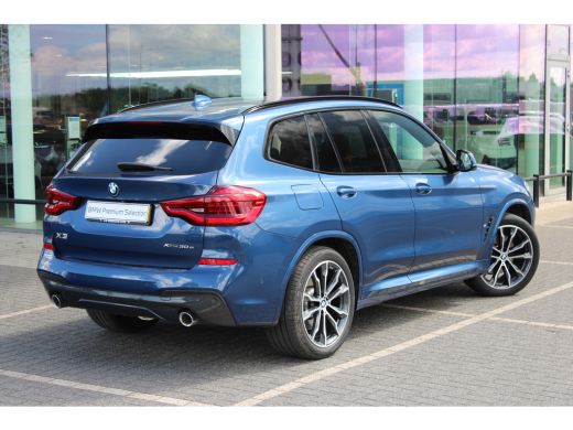 BMW X3 xDrive30e High Executive M Sport Automaat / Panoramadak / Trekhaak / Sportstoelen / Adaptieve LED... ActivLease financial lease