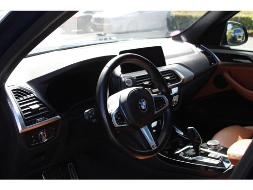 BMW X3 xDrive30e High Executive M Sport Automaat / Panoramadak / Trekhaak / Sportstoelen / Adaptieve LED... ActivLease financial lease