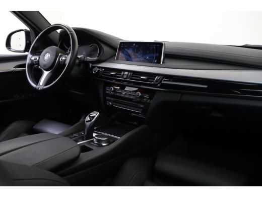 BMW X6 xDrive40d High Executive M Sport Automaat / Schuif-Kanteldak / Trekhaak / Sportstoelen / Adaptief... ActivLease financial lease