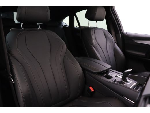 BMW X6 xDrive40d High Executive M Sport Automaat / Schuif-Kanteldak / Trekhaak / Sportstoelen / Adaptief... ActivLease financial lease