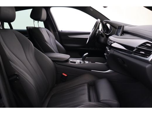 BMW X6 xDrive40d High Executive M Sport Automaat / Schuif-Kanteldak / Trekhaak / Sportstoelen / Adaptief... ActivLease financial lease