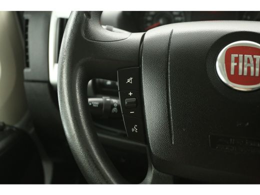 Fiat Ducato 33 2.3 MultiJet L3H2 Airco | Cruise | Camera | Navi | 3 Persoons | Elektrpakket | Schuifdeur | ActivLease financial lease
