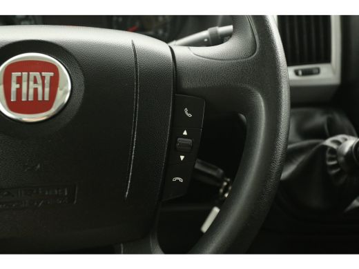 Fiat Ducato 33 2.3 MultiJet L3H2 Airco | Cruise | Camera | Navi | 3 Persoons | Elektrpakket | Schuifdeur | ActivLease financial lease