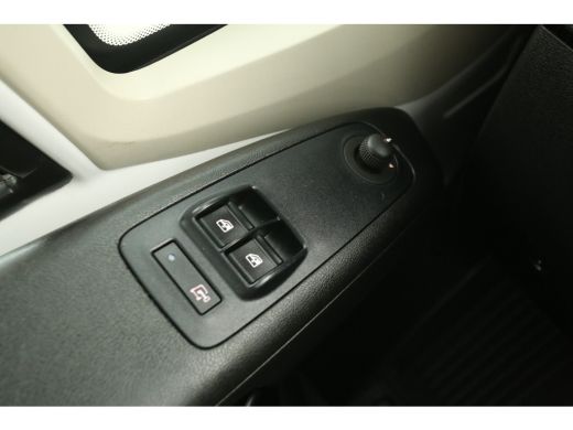 Fiat Ducato 33 2.3 MultiJet L3H2 Airco | Cruise | Camera | Navi | 3 Persoons | Elektrpakket | Schuifdeur | ActivLease financial lease