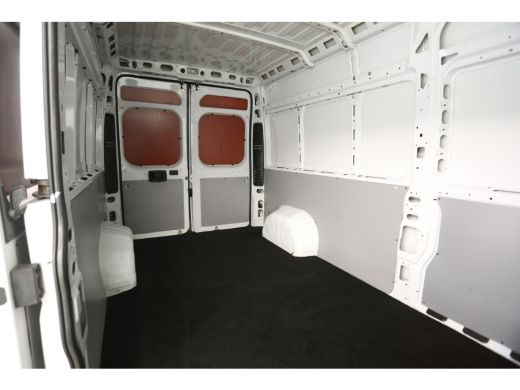 Fiat Ducato 33 2.3 MultiJet L3H2 Airco | Cruise | Camera | Navi | 3 Persoons | Elektrpakket | Schuifdeur | ActivLease financial lease
