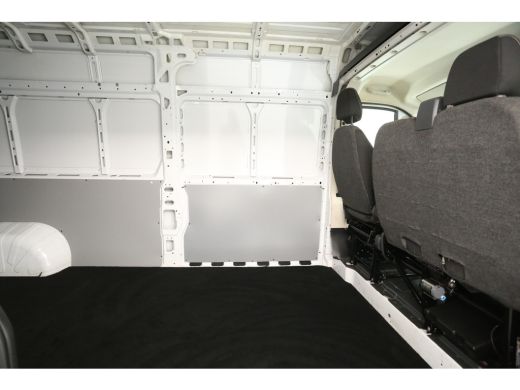 Fiat Ducato 33 2.3 MultiJet L3H2 Airco | Cruise | Camera | Navi | 3 Persoons | Elektrpakket | Schuifdeur | ActivLease financial lease
