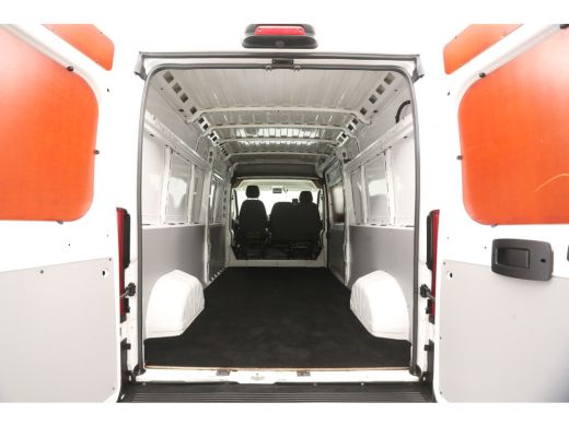 Fiat Ducato 33 2.3 MultiJet L3H2 Airco | Cruise | Camera | Navi | 3 Persoons | Elektrpakket | Schuifdeur | ActivLease financial lease