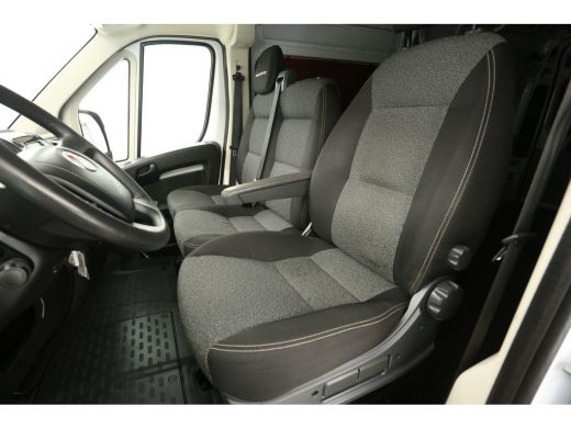 Fiat Ducato 33 2.3 MultiJet L3H2 Airco | Cruise | Camera | Navi | 3 Persoons | Elektrpakket | Schuifdeur | ActivLease financial lease