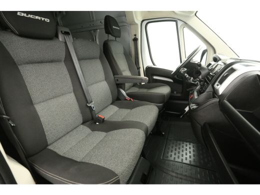Fiat Ducato 33 2.3 MultiJet L3H2 Airco | Cruise | Camera | Navi | 3 Persoons | Elektrpakket | Schuifdeur | ActivLease financial lease