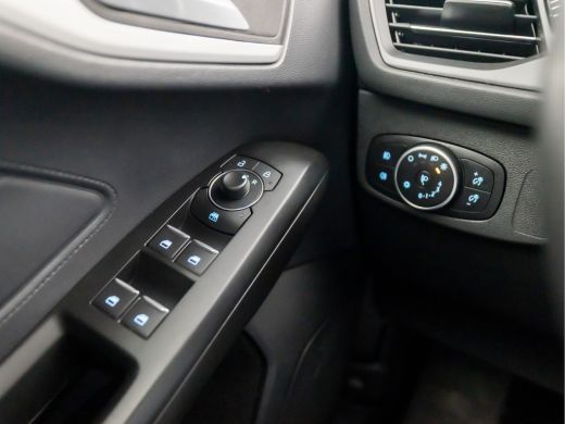 Ford Focus 1.0 EcoBoost Titanium X (APPLE CARPLAY, GROOT NAVI, CAMERA, STUUR/STOELVERWARMING, ADAPTIVE CRUIS... ActivLease financial lease