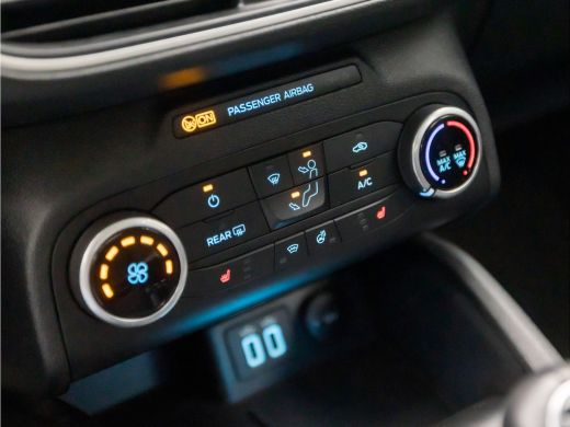Ford Focus 1.0 EcoBoost Titanium X (APPLE CARPLAY, GROOT NAVI, CAMERA, STUUR/STOELVERWARMING, ADAPTIVE CRUIS... ActivLease financial lease