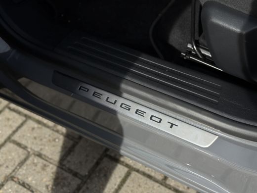 Peugeot 2008 1.2 Hybrid 136 GT | Airco (automatisch) | Cruise control | DAB ontvanger ActivLease financial lease