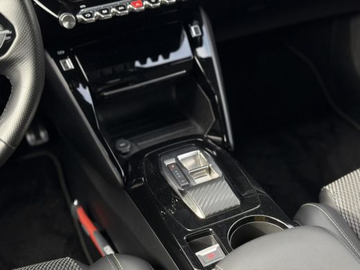 Peugeot 2008 1.2 Hybrid 136 GT | Airco (automatisch) | Cruise control | DAB ontvanger ActivLease financial lease