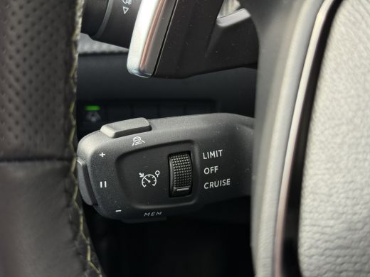 Peugeot 2008 1.2 Hybrid 136 GT | Airco (automatisch) | Cruise control | DAB ontvanger ActivLease financial lease