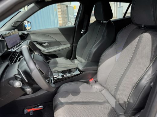 Peugeot 2008 1.2 Hybrid 136 GT | Airco (automatisch) | Cruise control | DAB ontvanger ActivLease financial lease