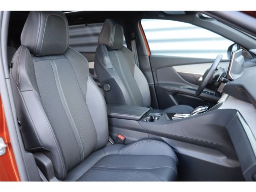 Peugeot 5008 1.6 PURETECH 180PK 7-ZITS GT PACK AUTOMAAT / NAVI / LEDER / CLIMA / FULL-LED / 18" LMV / CAMERA /... ActivLease financial lease