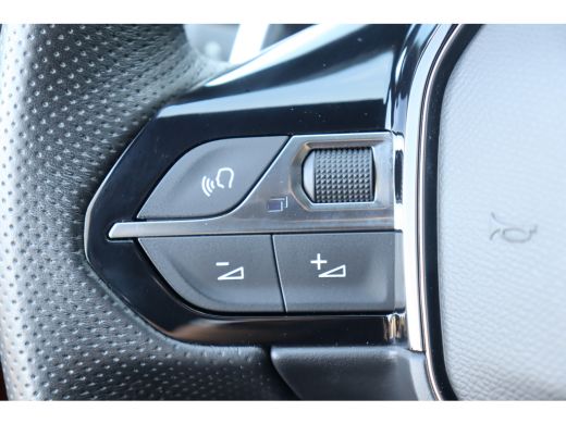 Peugeot 5008 1.6 PURETECH 180PK 7-ZITS GT PACK AUTOMAAT / NAVI / LEDER / CLIMA / FULL-LED / 18" LMV / CAMERA /... ActivLease financial lease